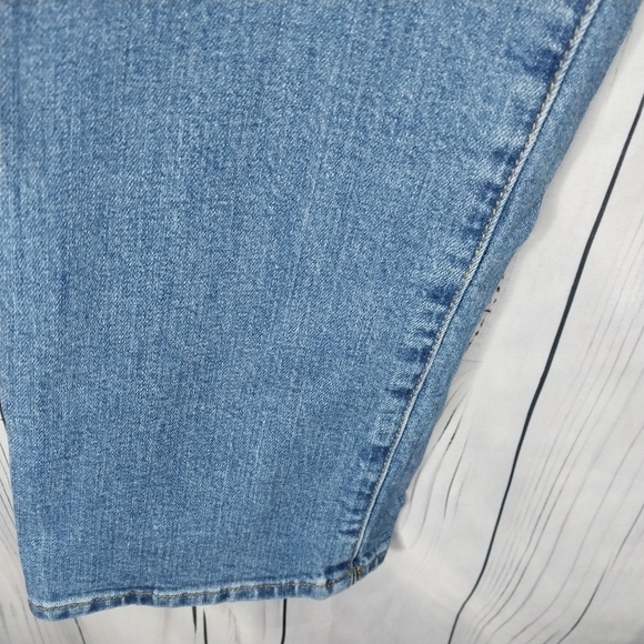 Lucky Brand Sweet 'N Straight Jeans - Picture 7 of 12